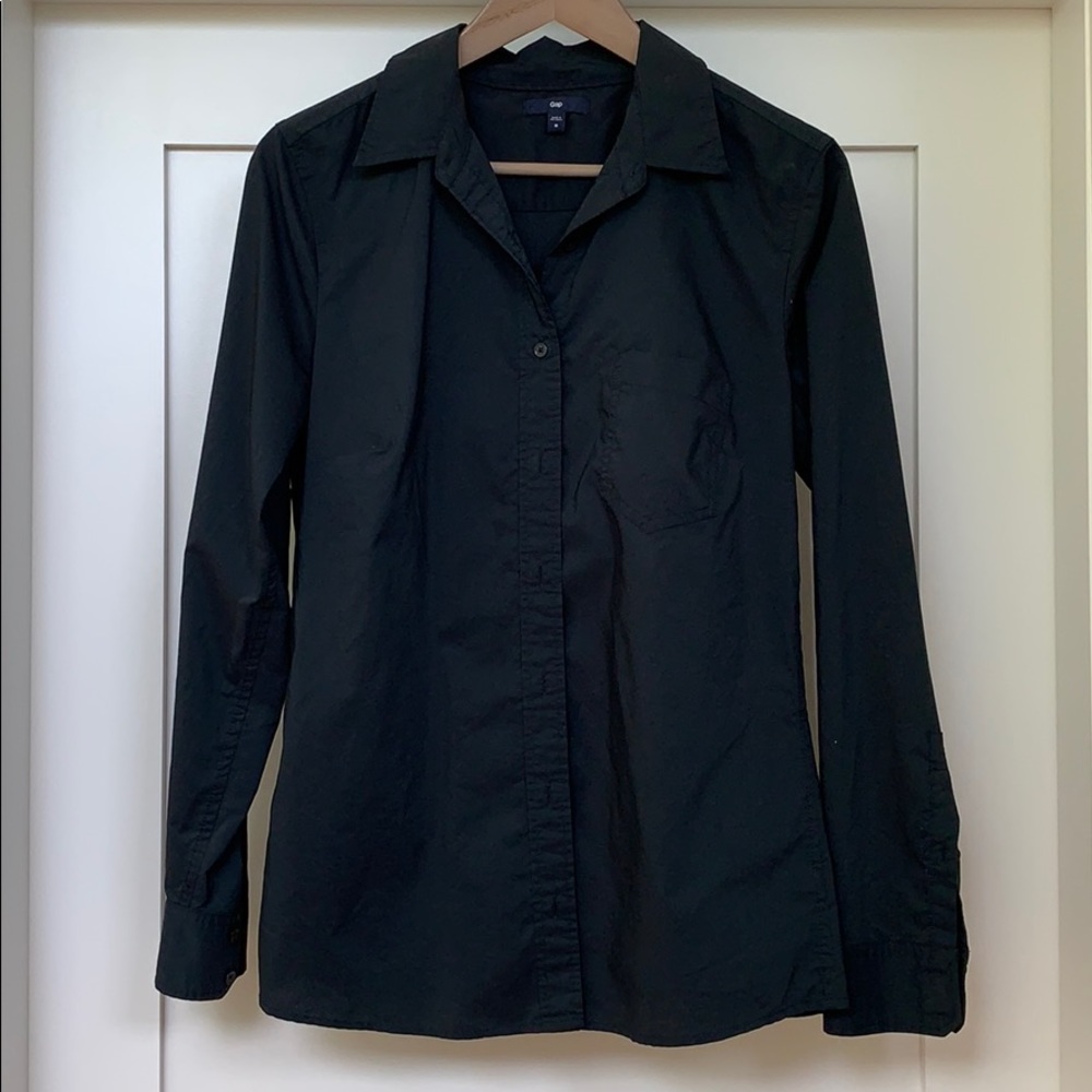 Gap Fitted Black Button-Down